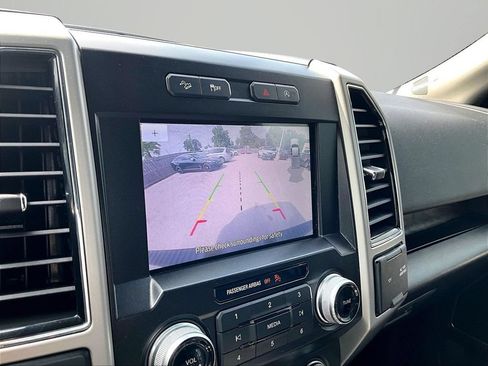 Used 2019 Ford F150 Lariat w/ Equipment Group 502A Luxury AWD/4WD image 23