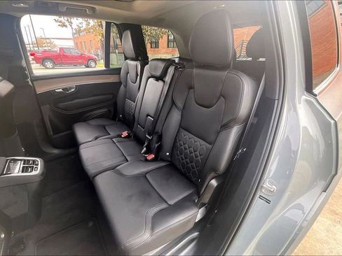 Certified 2025 Volvo XC90 B6 Plus image 34