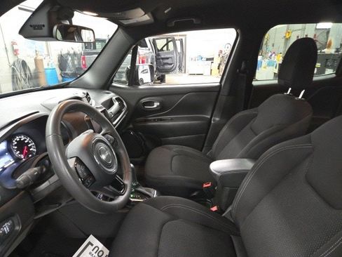 Used 2022 Jeep Renegade Altitude image 45