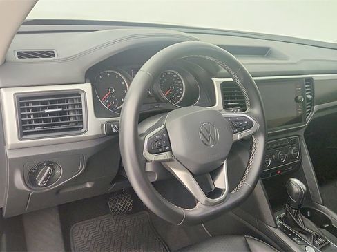 Used 2021 Volkswagen Atlas SE image 15
