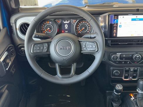 New 2025 Jeep Gladiator Sport image 11