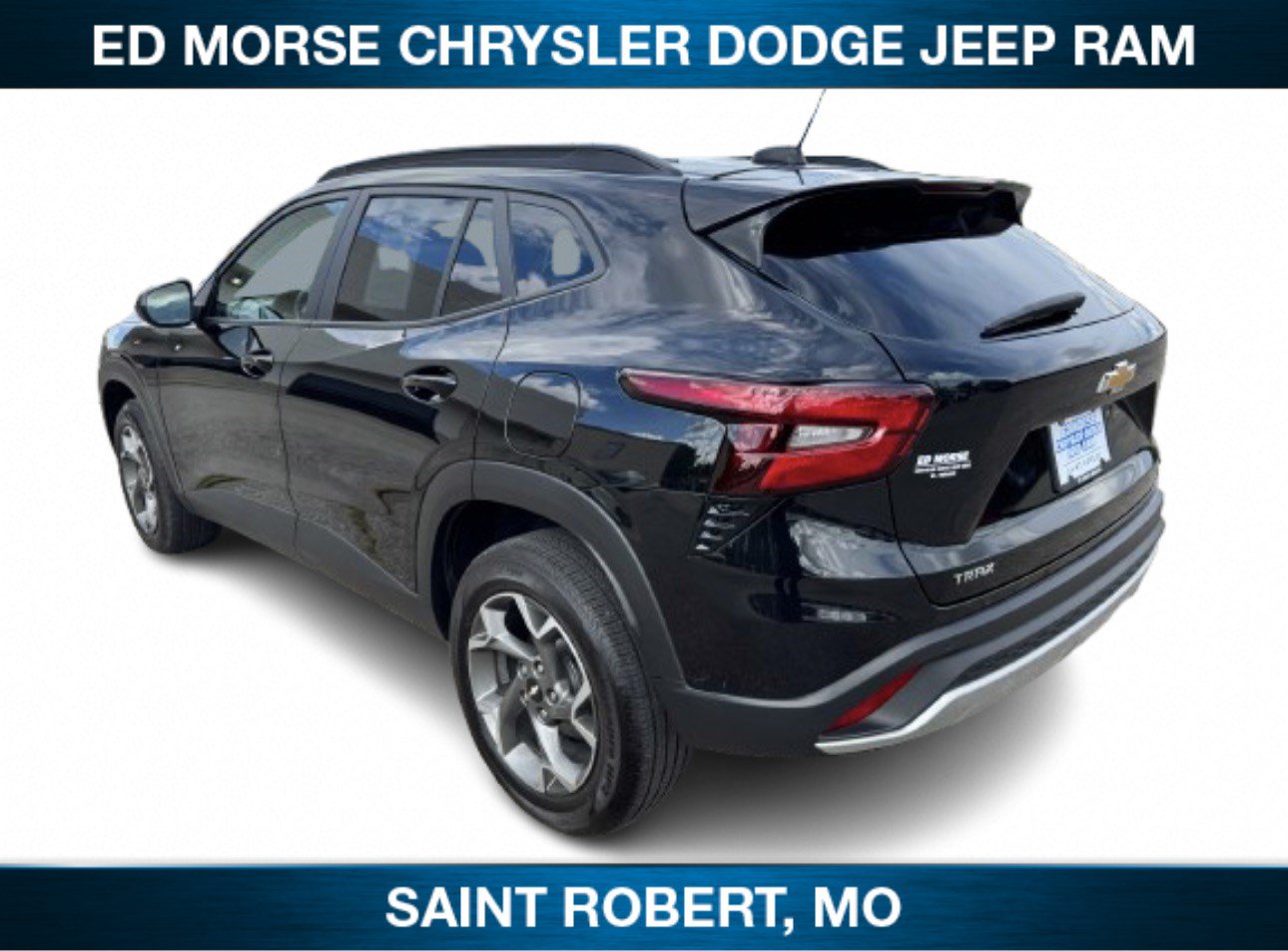 Used 2025 Chevrolet Trax LT w/ Driver Confidence Package FWD image 5