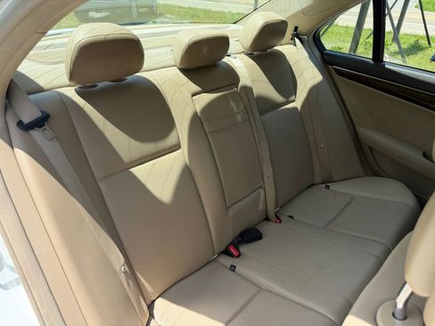 Used 2013 Mercedes-Benz C 250 Sedan image 24