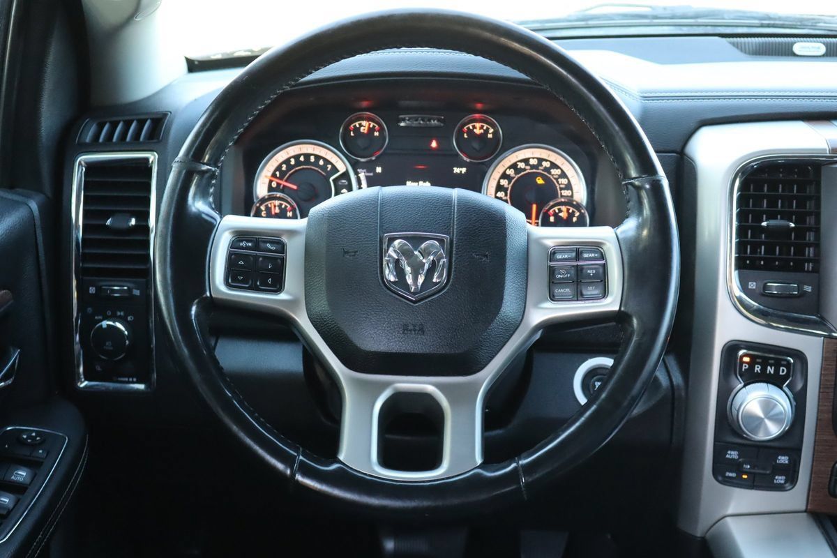 Used 2018 RAM 1500 Laramie w/ Convenience Group AWD/4WD image 18