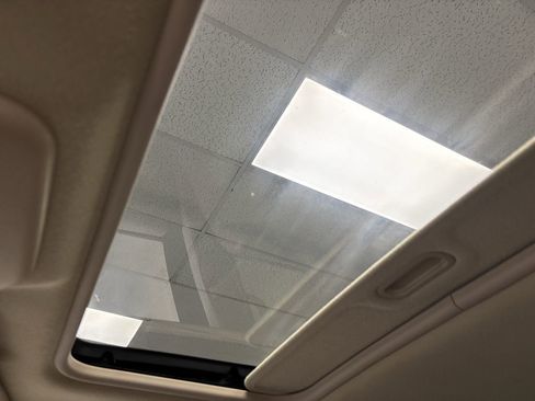 Used 2002 Ford Explorer XLT image 17