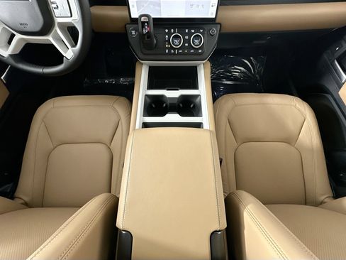 Used 2026 Land Rover Defender 110 X-Dynamic SE AWD/4WD image 22