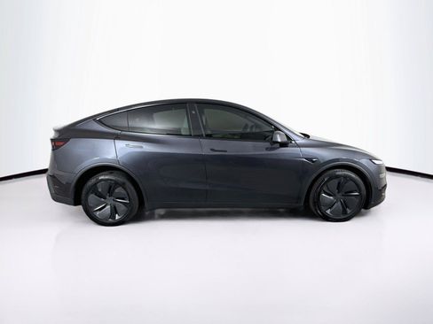 Used 2026 Tesla Model Y Long Range RWD image 7