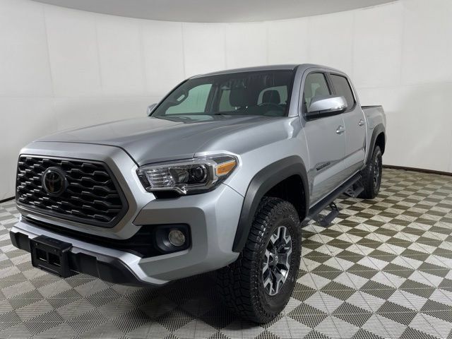 Used 2023 Toyota Tacoma TRD Off-Road w/ Black Out Package (TMS) AWD/4WD image 4
