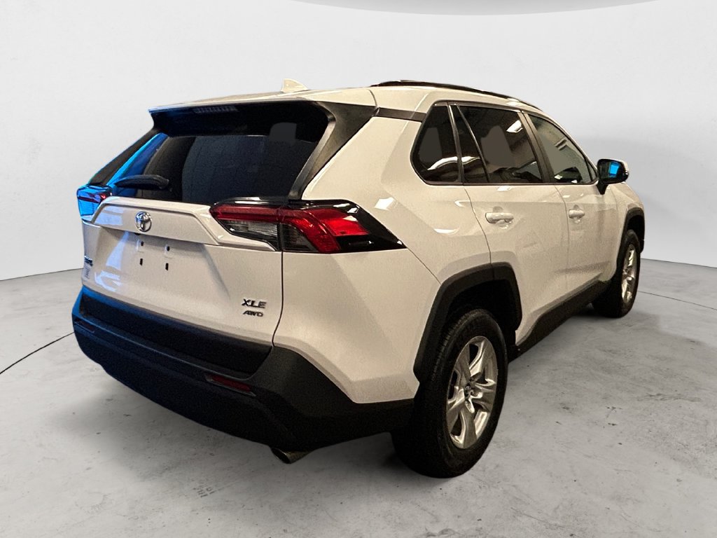 Used 2020 Toyota RAV4 XLE AWD/4WD image 5