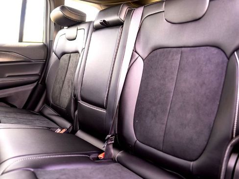 New 2025 Jeep Grand Cherokee Altitude image 15