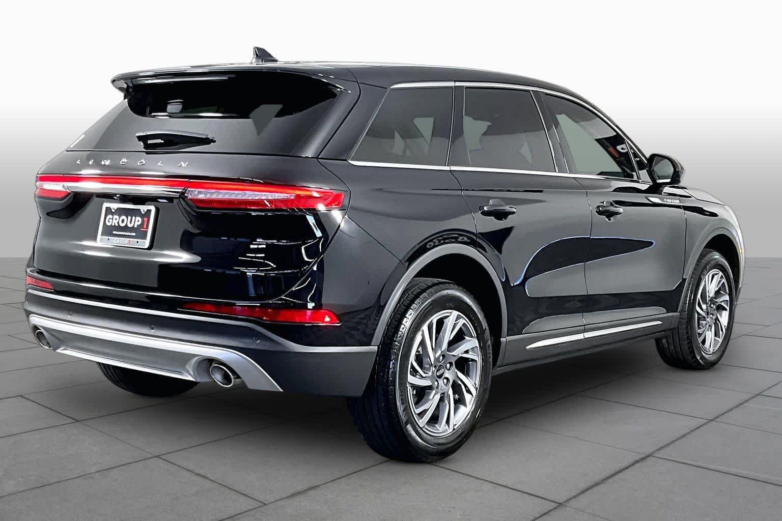 Used 2025 Lincoln Corsair FWD image 12