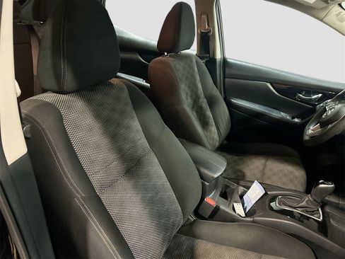 Used 2020 Nissan Rogue Sport SV image 27