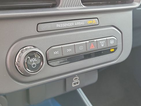 New 2025 Ford Maverick XLT w/ XLT Luxury Package image 30