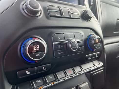 Used 2019 Chevrolet Silverado 1500 RST AWD/4WD image 15