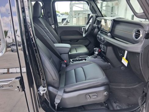 New 2026 Jeep Gladiator Mojave AWD/4WD image 25