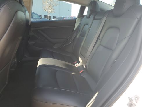 Used 2020 Tesla Model 3 Standard Range image 17