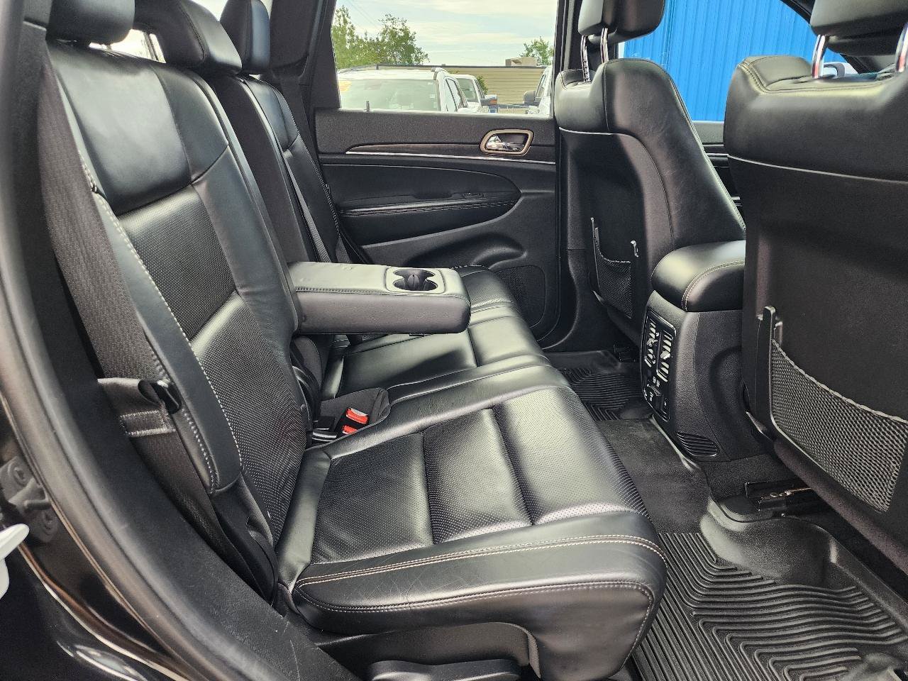 Used 2014 Jeep Grand Cherokee Limited w/ Luxury Group II AWD/4WD image 33