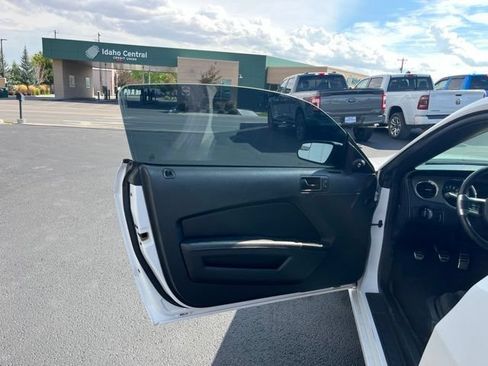 Used 2014 Ford Mustang Coupe RWD image 29
