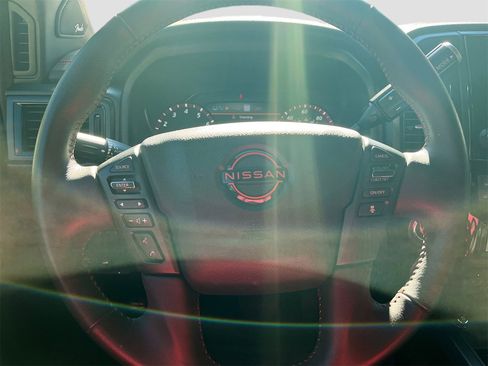 Used 2024 Nissan Titan PRO-4X w/ Pro-4x Convenience Package image 11