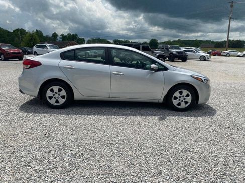 Used 2018 Kia Forte LX image 3