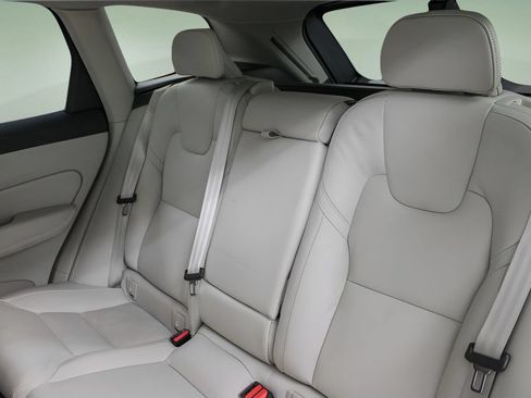 Certified 2026 Volvo XC60 T8 Ultra w/ Protection Package Premier AWD/4WD image 25