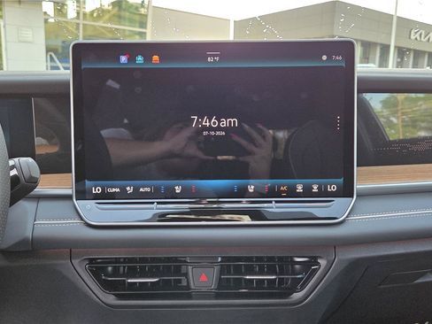 New 2026 Volkswagen Tiguan SEL R-Line AWD/4WD image 20