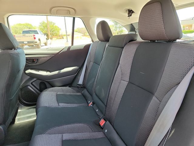 Used 2025 Subaru Outback AWD/4WD image 11