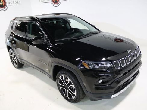 Used 2022 Jeep Compass Limited image 12