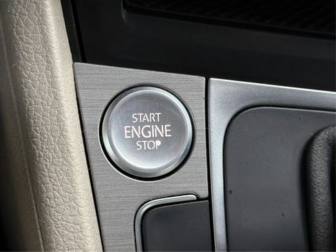 Used 2015 Volkswagen Golf TDI SE image 23