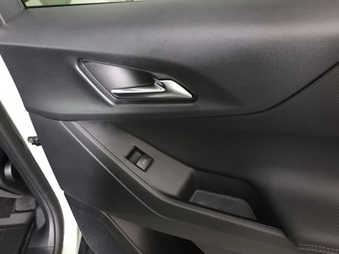 New 2026 Chevrolet Equinox LT w/ Convenience Package II image 18