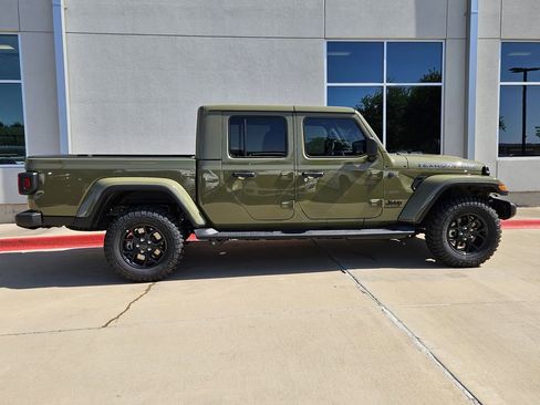 New 2026 Jeep Gladiator Sport AWD/4WD image 2
