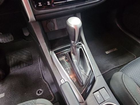 Used 2018 Toyota Corolla LE w/ LE Premium Package w/Moonroof FWD image 15