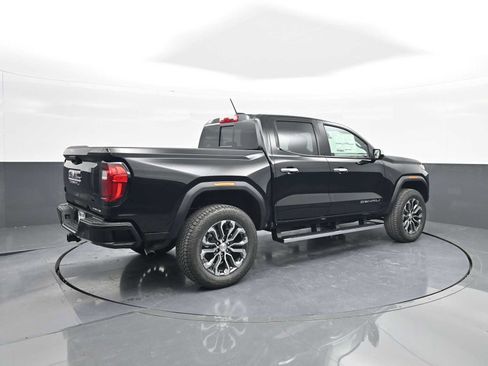 New 2026 GMC Canyon Denali image 8