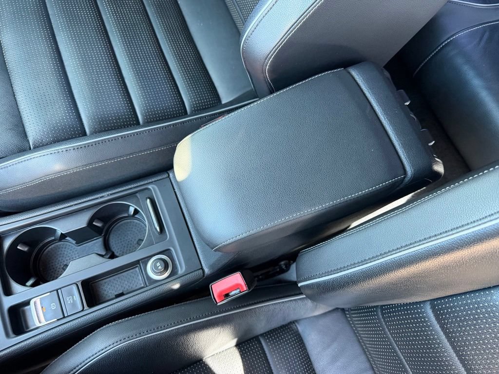 Used 2019 Volkswagen Golf R 4-Door AWD/4WD image 26