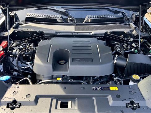 New 2026 Land Rover Defender 110 X-Dynamic SE image 16