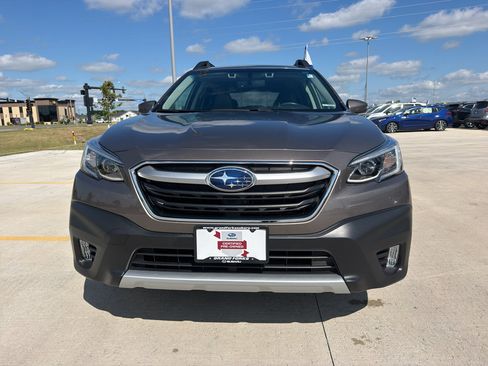 Used 2022 Subaru Outback Limited AWD/4WD image 3