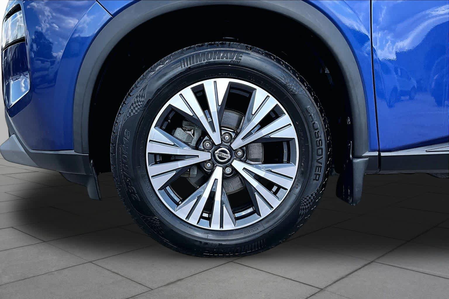 Used 2021 Nissan Rogue SV AWD/4WD image 11
