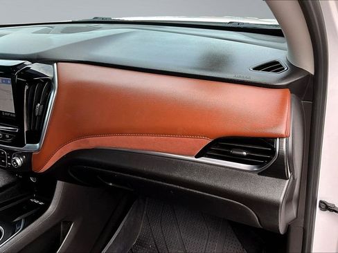 Used 2020 Chevrolet Traverse High Country w/ LPO, Floor Liner Package AWD/4WD image 28