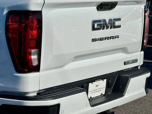 Used 2024 GMC Sierra 1500 Elevation w/ Elevation Premium Package image 9