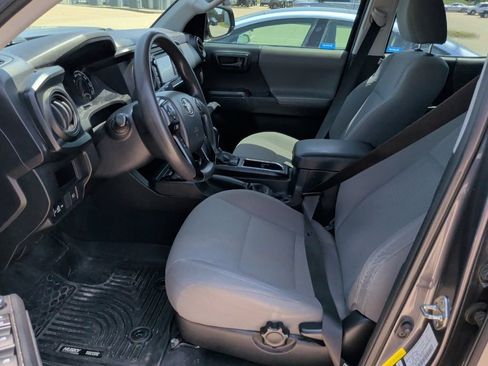 Used 2018 Toyota Tacoma SR w/ SR Convenience Package RWD image 9