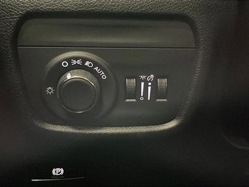 New 2026 Jeep Grand Cherokee Altitude image 39