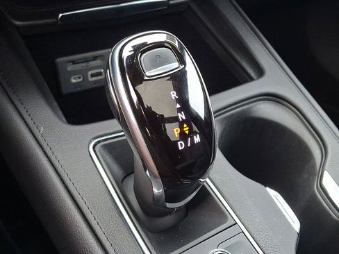 Used 2023 Cadillac XT4 Luxury w/ Cold Weather Package image 12