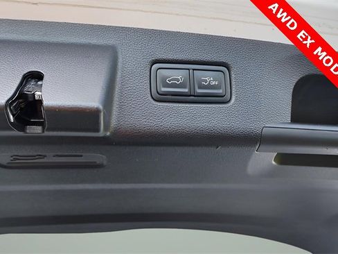 Used 2024 Kia Telluride EX image 18