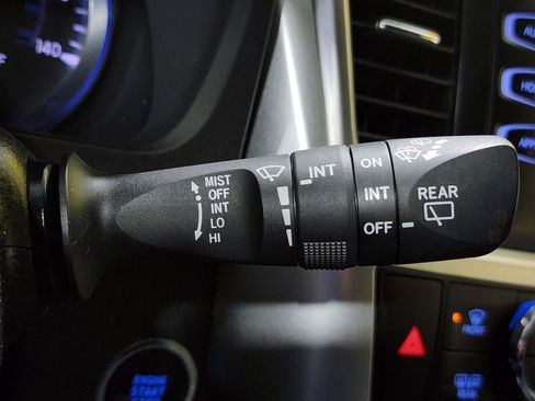 Used 2015 Toyota Highlander XLE image 18