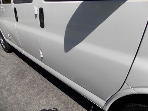 Used 2017 Chevrolet Express 3500 LT w/ LT Preferred Equipment Group image 24