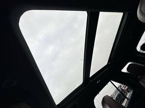 Used 2020 Ford Explorer Platinum w/ Premium Technology Package image 16