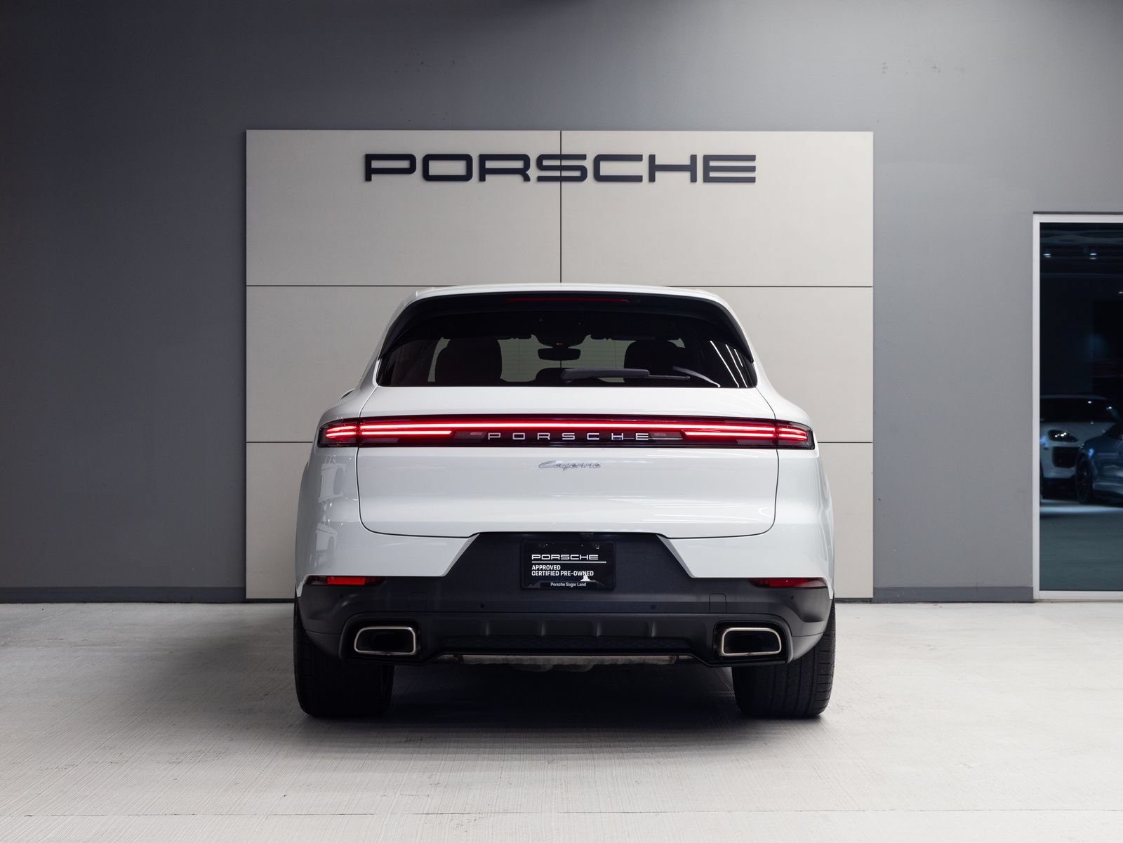 Certified 2025 Porsche Cayenne AWD/4WD image 6