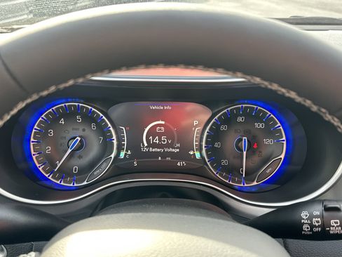 New 2026 Chrysler Pacifica Limited w/ S Appearance Package FWD image 34