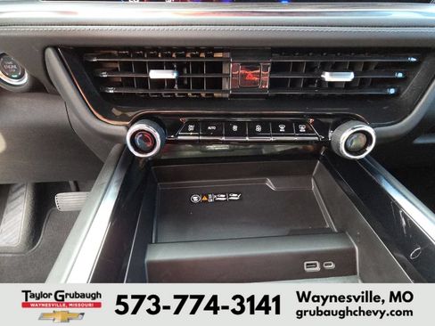 Used 2025 Chevrolet Tahoe Z71 AWD/4WD image 23