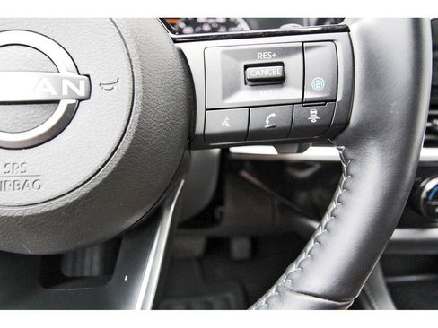 Used 2025 Nissan Pathfinder SL AWD/4WD image 16